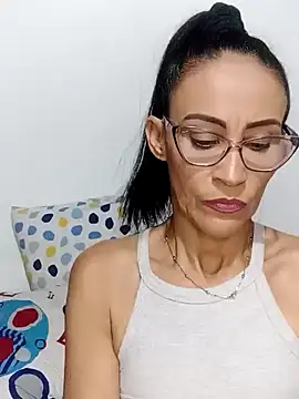 Snapshot of BarbaraMature chatting on 12.07.24 BarbaraMature online show from 12.07.24