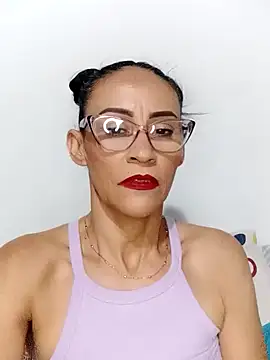 Snapshot of BarbaraMature chatting on 12.12.24 BarbaraMature online show from 12.12.24