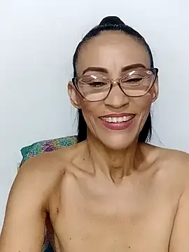 Snapshot of BarbaraMature chatting on 12.27.24 BarbaraMature online show from 12.27.24