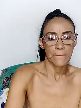 Snapshot of BarbaraMature chatting on 12.27.24 BarbaraMature online show from 12.27.24