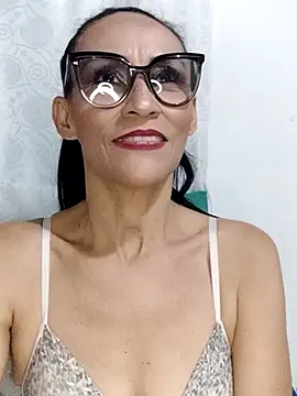 Snapshot of BarbaraMature chatting on 09.22.25 BarbaraMature online show from 09.22.25