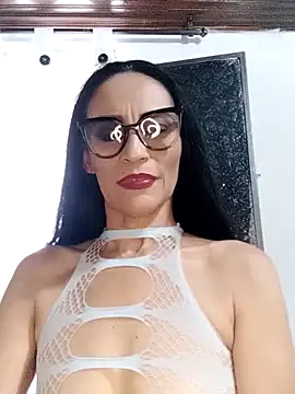 Snapshot of BarbaraMature chatting on 09.24.25 BarbaraMature online show from 09.24.25
