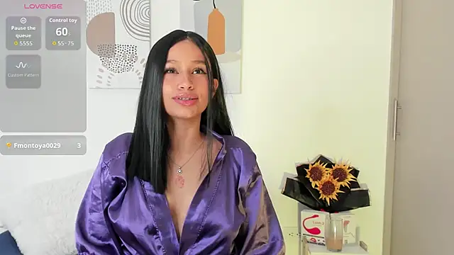 Snapshot of SeleneClark chatting on 10.08.25 SeleneClark online show from 10.08.25