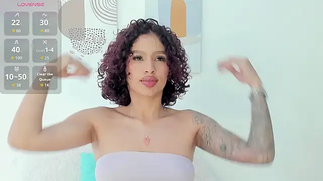 Snapshot of SeleneClark chatting on 01.13.26 SeleneClark online show from 01.13.26