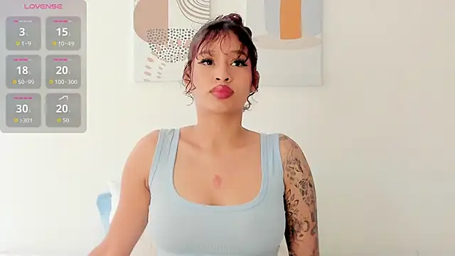 Snapshot of SeleneClark chatting on 02.17.26 SeleneClark online show from 02.17.26