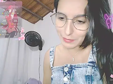 Snapshot of tifany19_ chatting on 10.19.25 tifany19 online show from 10.19.25