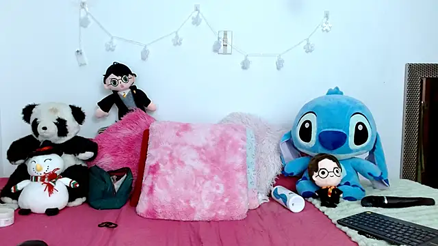 kendallsweet7 online show from 02.13.25