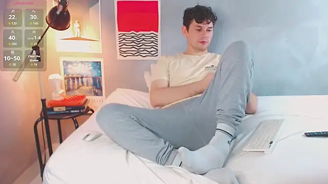 Snapshot of Elio555 chatting on 11.02.25 Elio555 online show from 11.02.25