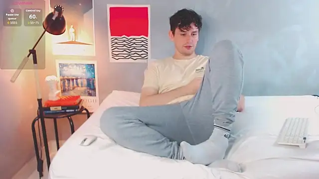 Snapshot of Elio555 chatting on 11.02.25 Elio555 online show from 11.02.25