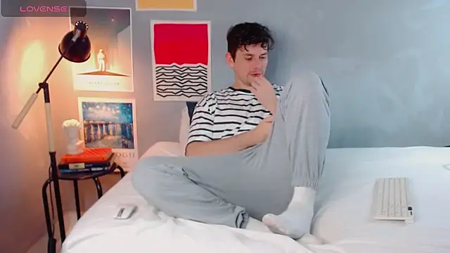 Snapshot of Elio555 chatting on 11.03.25 Elio555 online show from 11.03.25