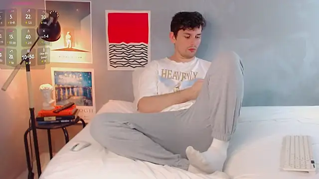 Snapshot of Elio555 chatting on 11.06.25 Elio555 online show from 11.06.25