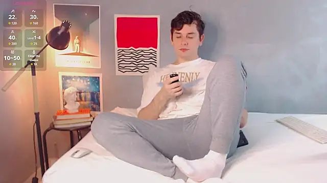 Snapshot of Elio555 chatting on 11.14.25 Elio555 online show from 11.14.25