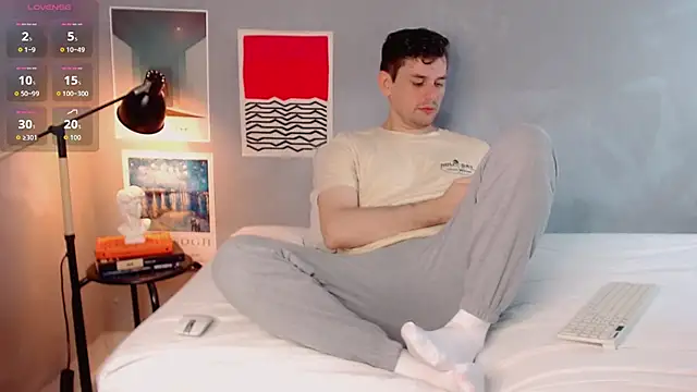 Snapshot of Elio555 chatting on 11.23.25 Elio555 online show from 11.23.25