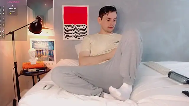 Snapshot of Elio555 chatting on 11.23.25 Elio555 online show from 11.23.25