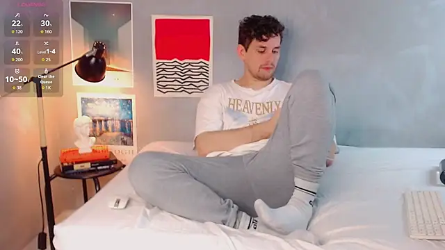 Snapshot of Elio555 chatting on 11.29.25 Elio555 online show from 11.29.25