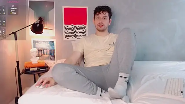 Snapshot of Elio555 chatting on 11.30.25 Elio555 online show from 11.30.25