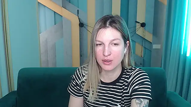 EmilyWalkeri online show from 03.10.26