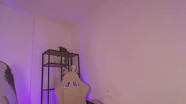 FoxieJullia online show from 01.20.25