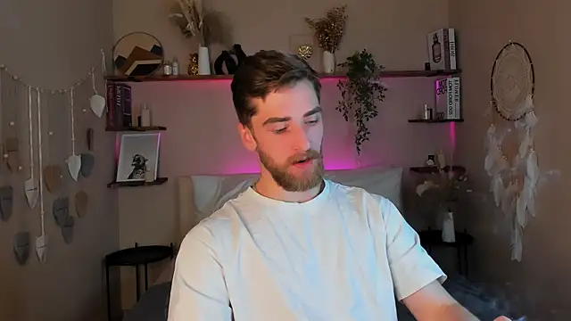 Snapshot of DexterDexx chatting on 10.13.25 DexterDexx online show from 10.13.25