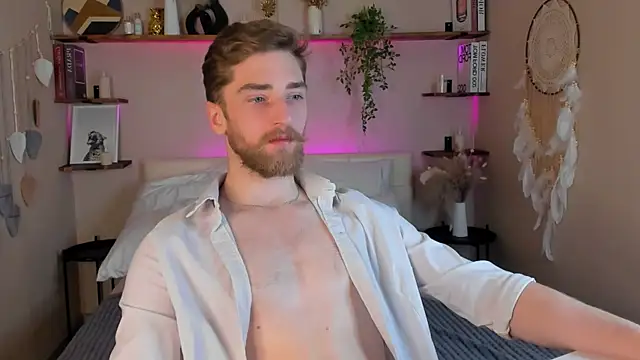 Snapshot of DexterDexx chatting on 10.17.25 DexterDexx online show from 10.17.25