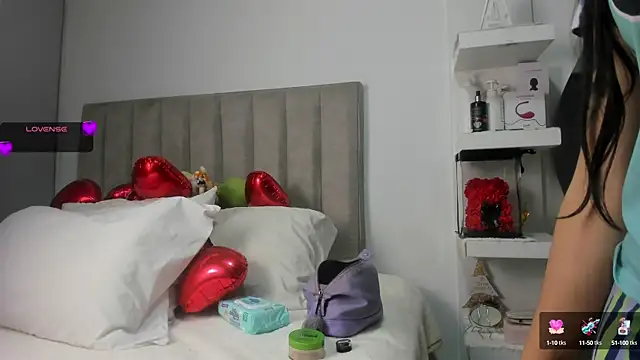 Snapshot of Queen_Antonella_Oficial chatting on 02.20.25 Queen Antonella Oficial online show from 02.20.25