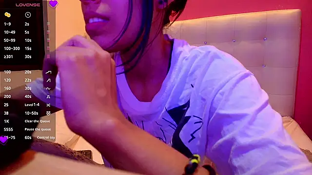 yourcuteneighbourr online show from 02.04.25