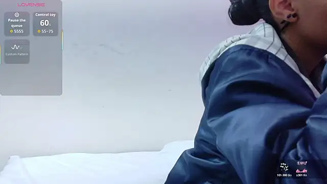 yourcuteneighbourr online show from 11.13.25