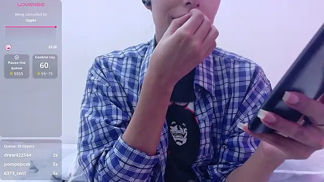 yourcuteneighbourr online show from 02.04.26