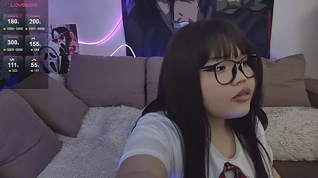 Snapshot of LeyaKan chatting on 01.11.25 LeyaKan online show from 01.11.25