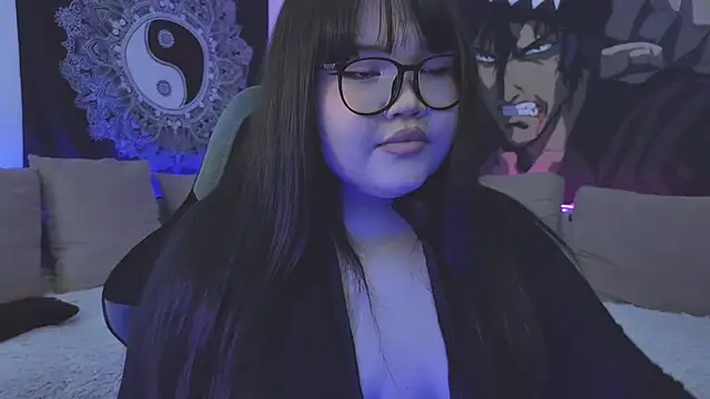Snapshot of LeyaKan chatting on 01.24.25 LeyaKan online show from 01.24.25