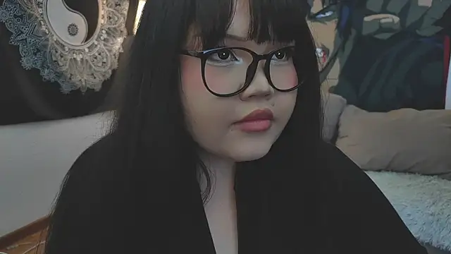 Snapshot of LeyaKan chatting on 02.03.25 LeyaKan online show from 02.03.25