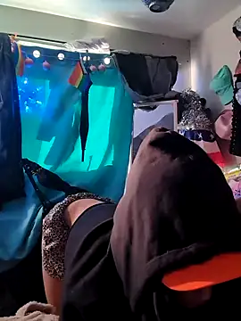 gurlnips online show from 01.27.25