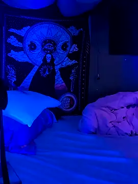 gurlnips online show from 01.31.25