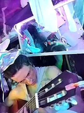 gurlnips online show from 04.12.26