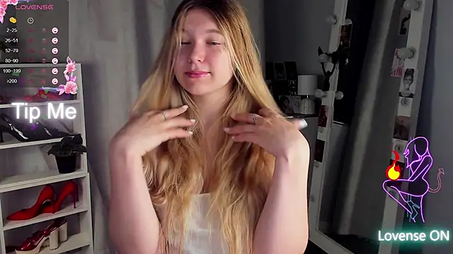 Rebecca Kelly online show from 09.28.25