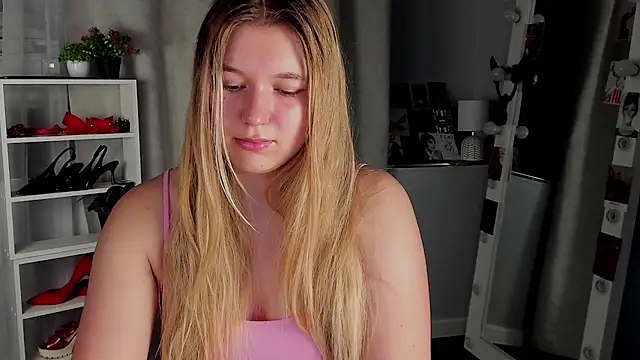 Rebecca Kelly online show from 10.06.25