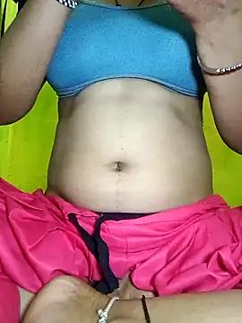Snapshot of Cute_Suhani chatting on 02.13.25 Cute Suhani online show from 02.13.25