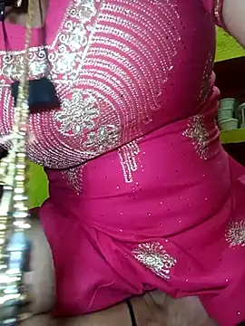 Snapshot of Cute_Suhani chatting on 03.17.25 Cute Suhani online show from 03.17.25