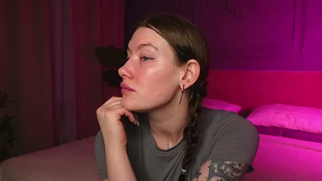 Liv Fay online show from 11.29.25