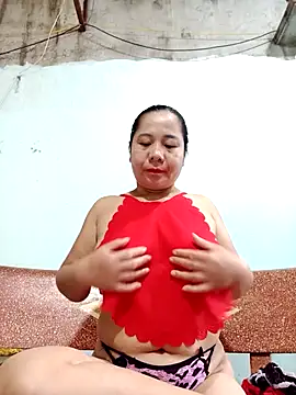 Snapshot of Queen_18200 chatting on 10.20.25 Queen 18200 online show from 10.20.25