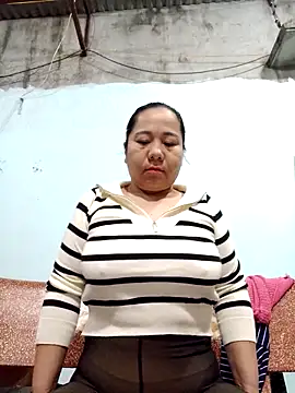 Snapshot of Queen_18200 chatting on 11.18.25 Queen 18200 online show from 11.18.25