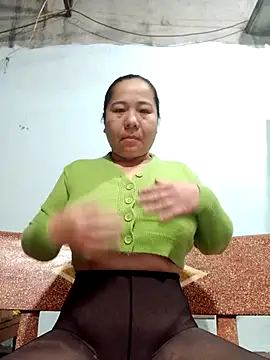 Snapshot of Queen_18200 chatting on 11.23.25 Queen 18200 online show from 11.23.25