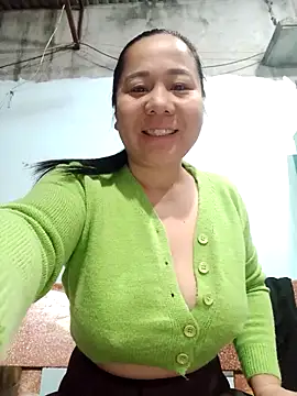 Snapshot of Queen_18200 chatting on 11.26.25 Queen 18200 online show from 11.26.25