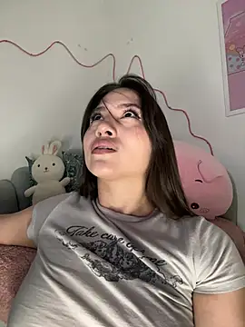 Tsuki-moon online show from 02.14.25