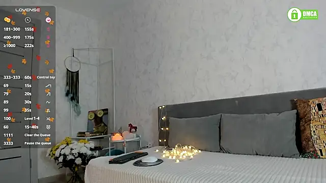 pretty yong cat online show from 11.24.25