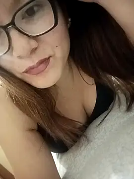 Snapshot of potitohot chatting on 03.21.25 potitohot online show from 03.21.25