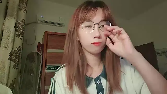 Snapshot of Lili_666 chatting on 05.18.26 Lili 666 online show from 05.18.26