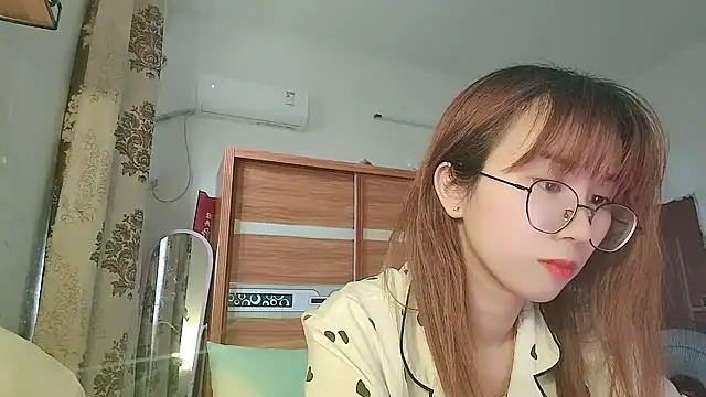 Snapshot of Lili_666 chatting on 05.21.26 Lili 666 online show from 05.21.26