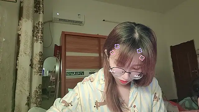Snapshot of Lili_666 chatting on 05.24.26 Lili 666 online show from 05.24.26