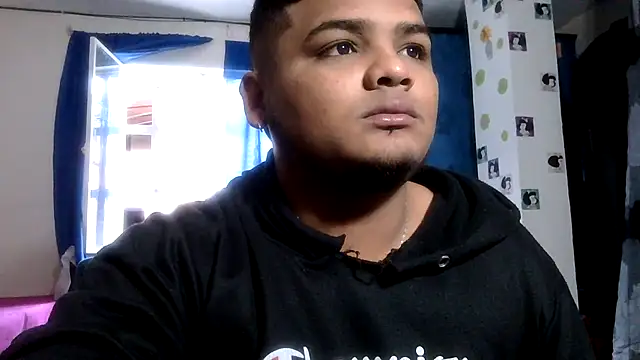 Snapshot of Boycuriousxxx chatting on 07.15.26 Boycuriousxxx online show from 07.15.26